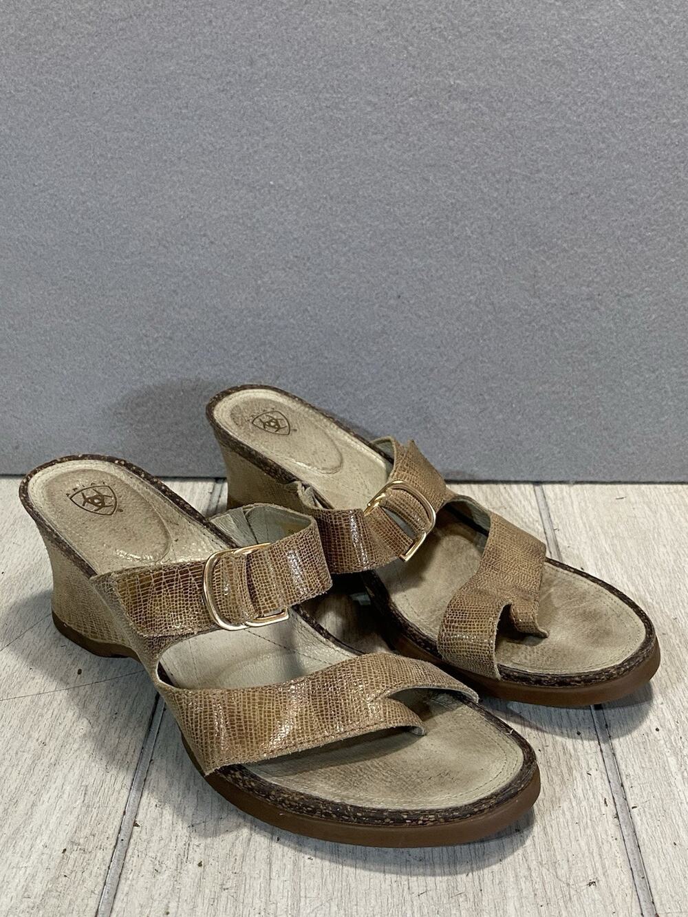 Women’s Ariat Croco Sandals Wedge Slide Open Toe Beige Embossed Leather Size 8
